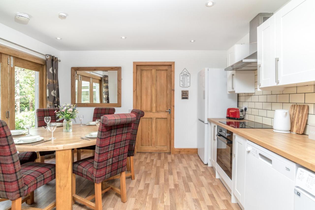 Dormie Cottage, Lovely Bright And Spacious Bungalow With Wood Fire Ballater Exterior photo