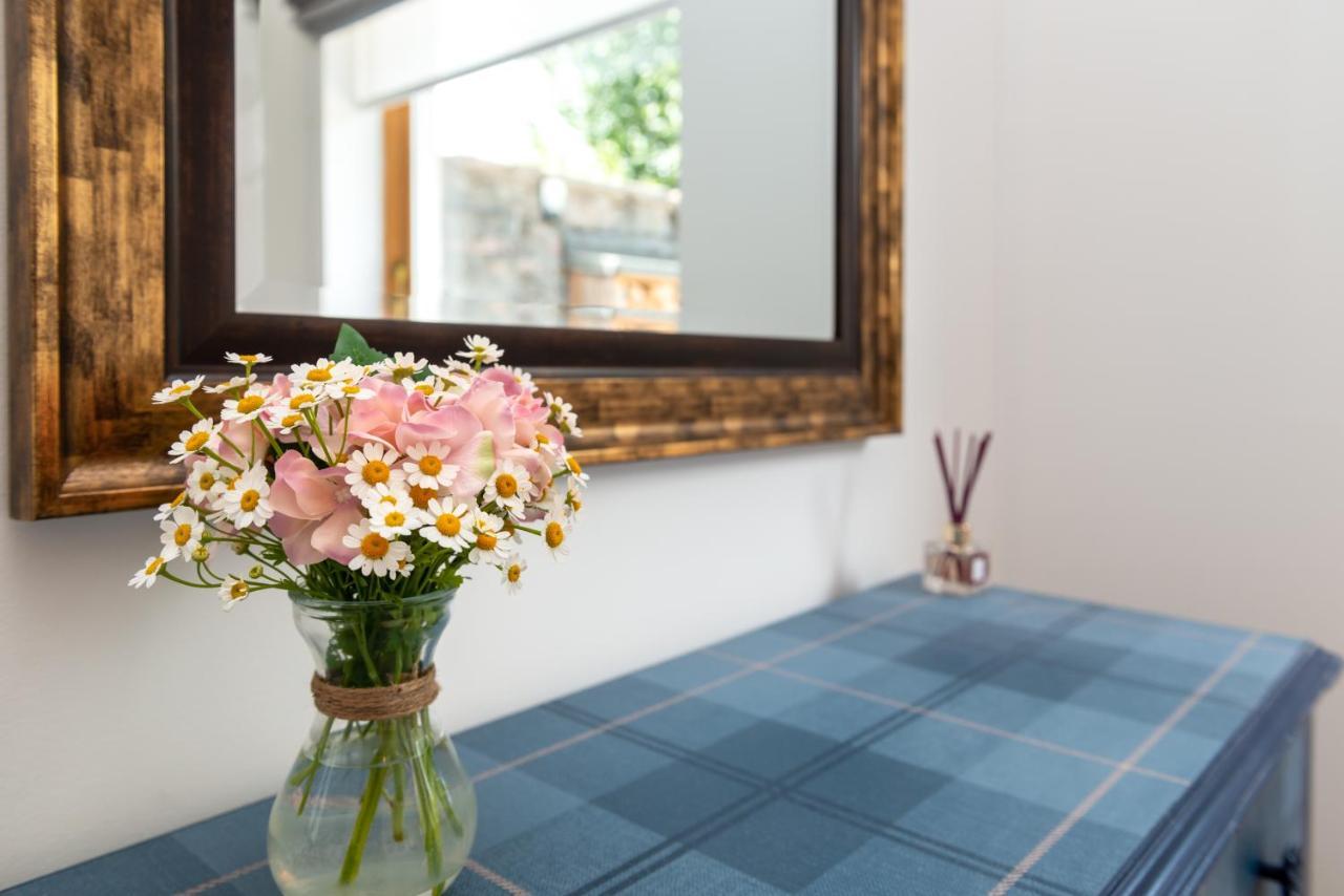Dormie Cottage, Lovely Bright And Spacious Bungalow With Wood Fire Ballater Exterior photo